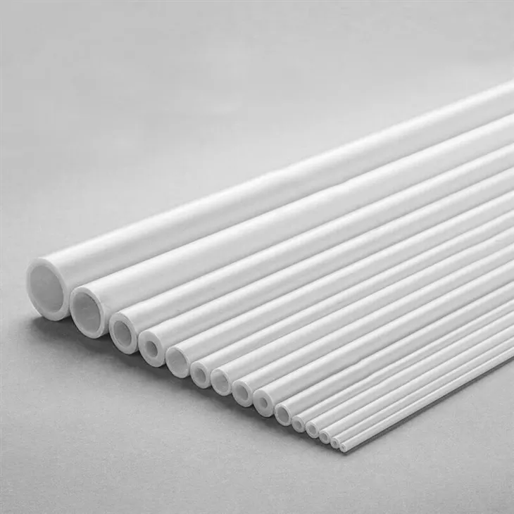 أنابيب الألياف الزجاجية المقذوفة